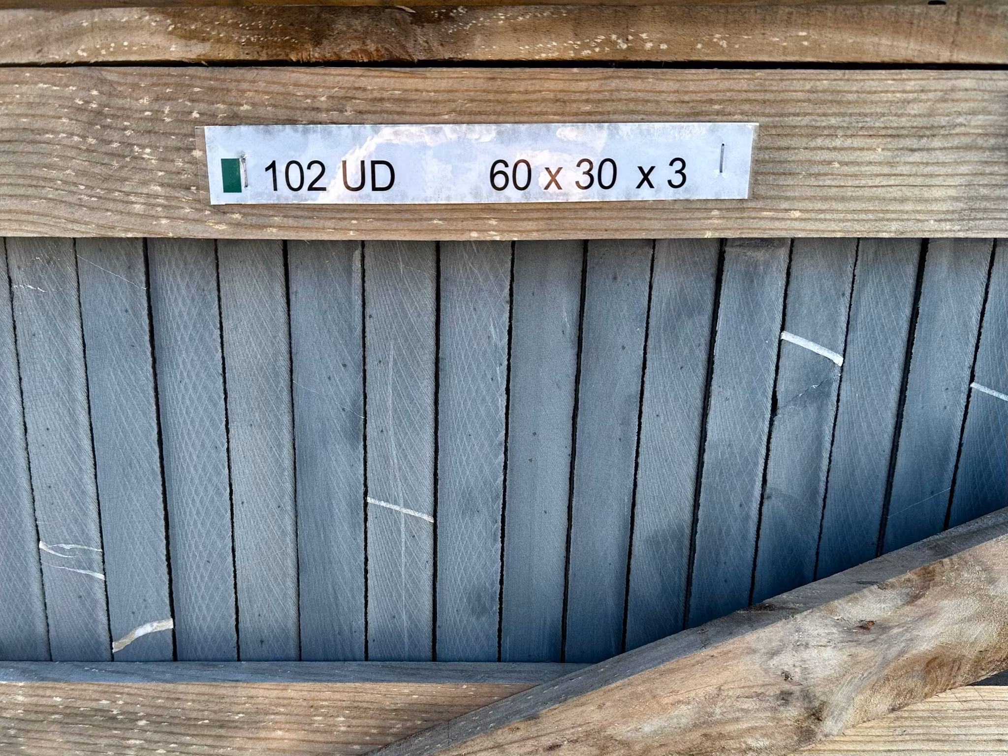 Svart Vega Flammad Mark: 600 x 300 x 30 mm