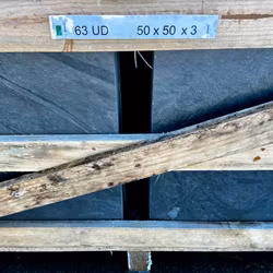 Svart Vega Flammad Mark: 500 x 500 x 30 mm