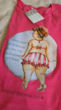 Rosa T-shirt Strl L (motsvarar strl s)