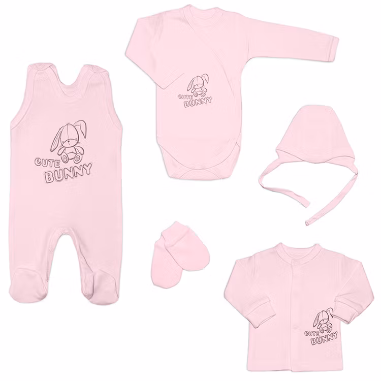 Startpaket i fem delar. Rosa tröja, sparkdräkt, body, vantar och mössa från kollektionen Cute Bunny
