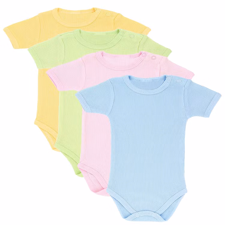 Fyra kortärmade ribbade bodies i färgerna blå rosa grön och gul