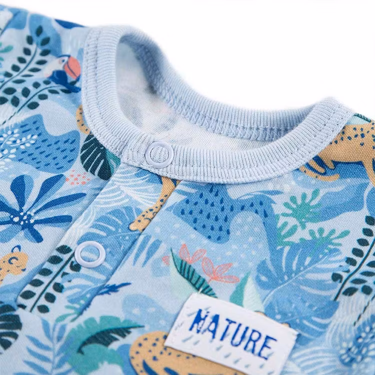 Krage av blå jumpsuit med leoparder - Nature