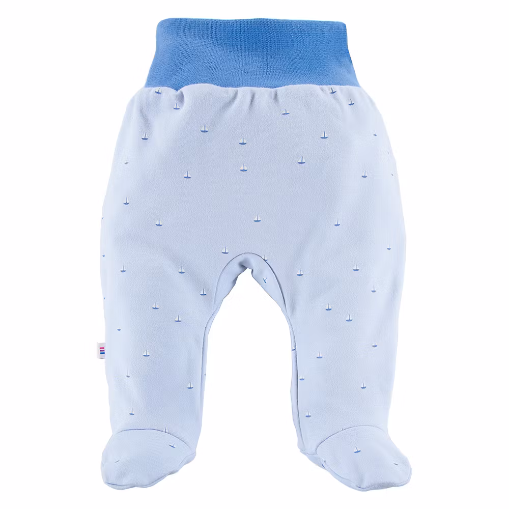 Ljusblå babybyxa med båtar och hela fötter