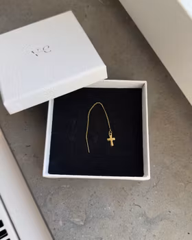 Kors örhänge