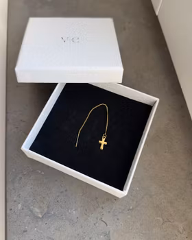 Kors örhänge