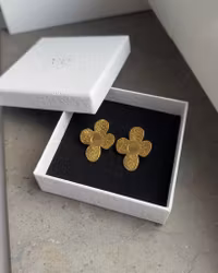 Blom örhängen Guld