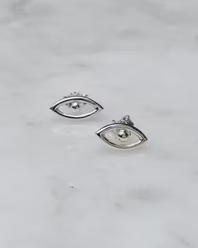 Eye-stud - litet örhänge i återvunnet silver