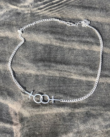Sisterhood - silverhalsband med kvinnosymboler