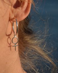 Venus Hoops - örhängen i silver med kvinnosymbol