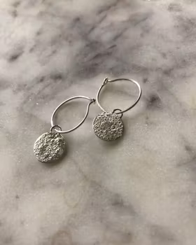 Moon Plain Hoops - enkla örhängen i återvunnet silver