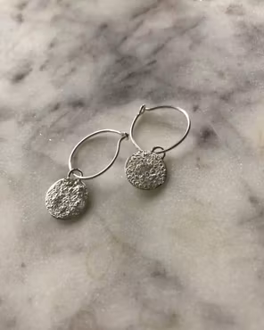Moon Plain Hoops - enkla örhängen i återvunnet silver