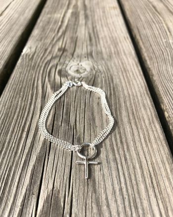 Venus 2.0 - handtillverkat silverarmband med kvinnosymbol