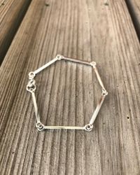 Strict - ett coolt armband i återvunnet silver