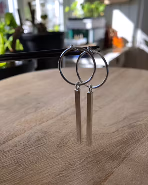 Round and Square - örhängen i återvunnet silver