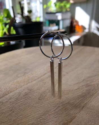 Round and Square - örhängen i återvunnet silver