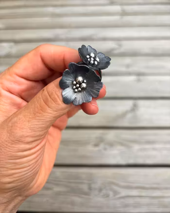 Flower - handgjord ring i återvunnet silver