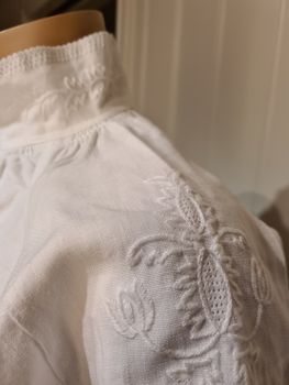 Linskjorte til Sunnmørsbunad