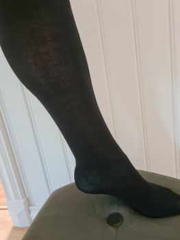 Damestrømper til bunaden