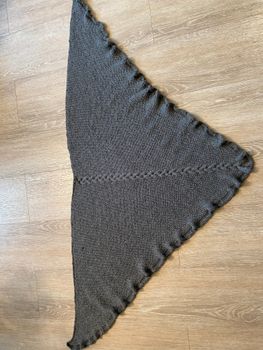 Trekant sjal med flette