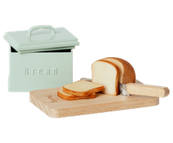 Maileg Set Brödbox och Skärbräda med Kniv och Bröd