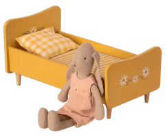 Maileg Stor Säng i Trä Gul - Wooden Bed Teddy Träsäng med Målade Detaljer Blommor