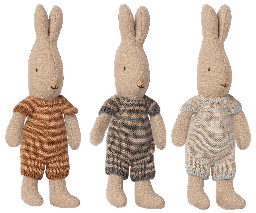 Maileg Kaninbebis Micro Rabbit Med Randig Sparkdräkt Brun