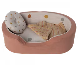 Maileg Cosy Basket Medium - Hund/Kattbädd med Kudde och Filt Corall