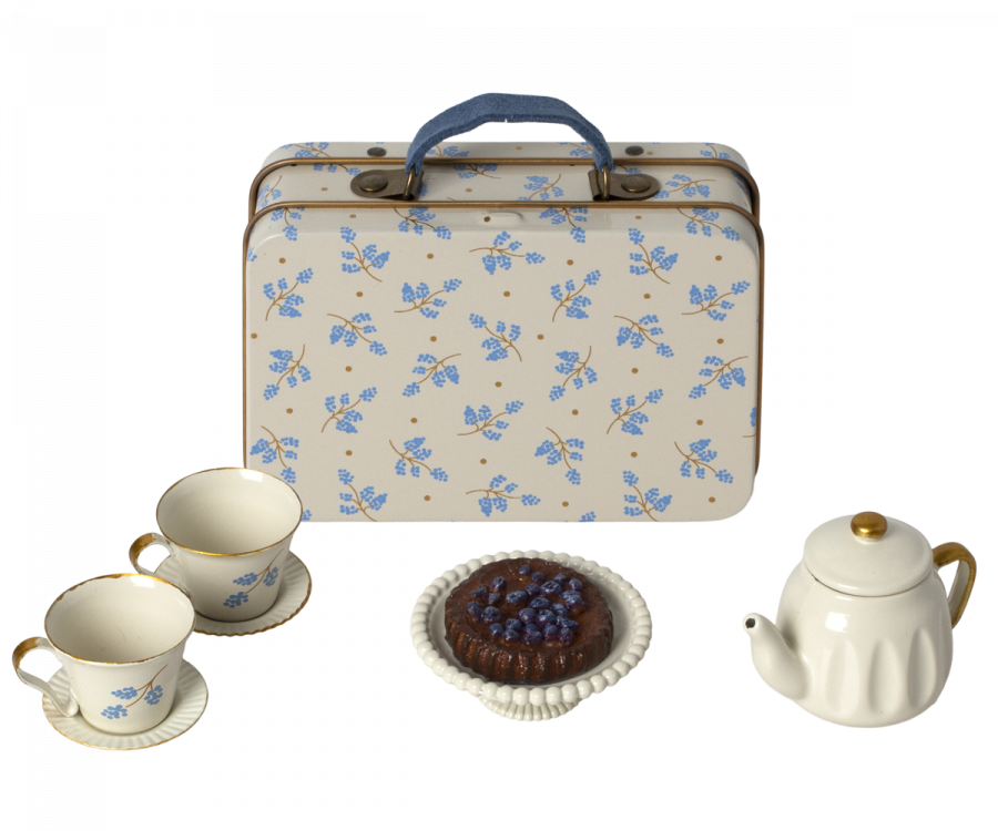 Maileg Teservis i Väska med Tekanna Koppar och Tårta - Blommig Madelaine Blå