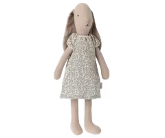 Maileg Kanin Storlek 2 - Bunny med Blå Blommigt Nattlinne