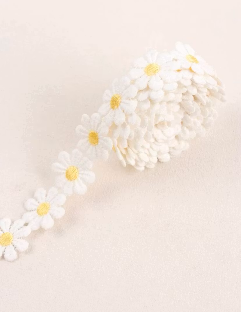 Band med Vita Blommor - Bomullsband 180 cm