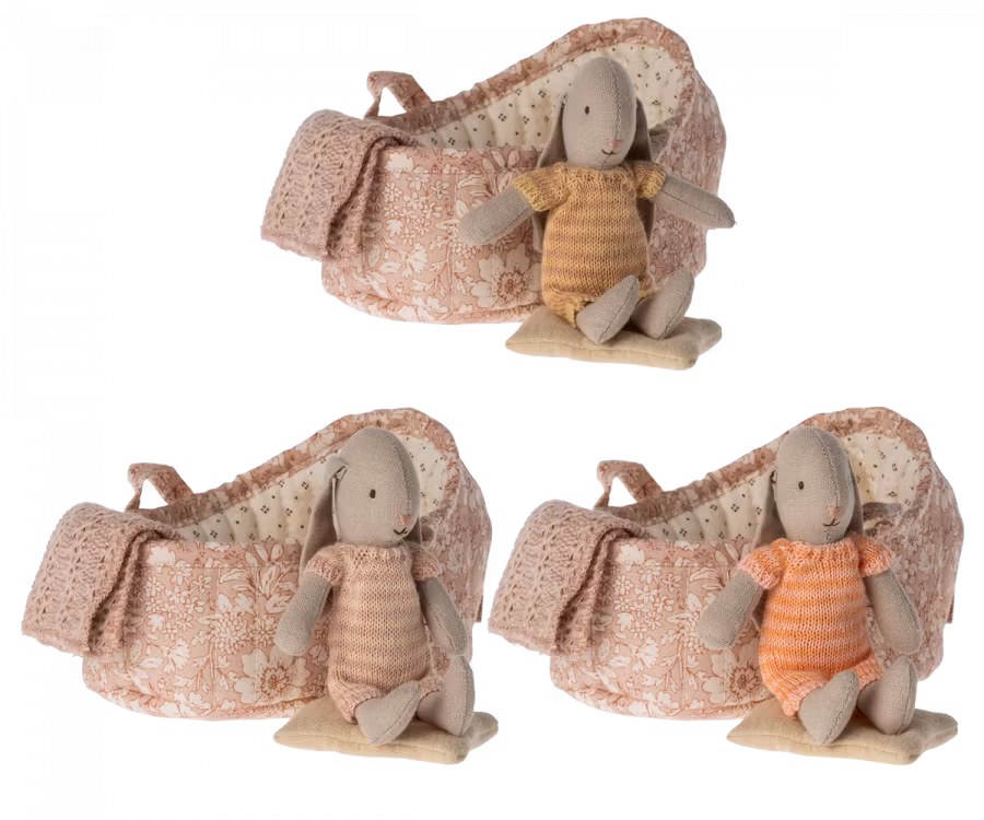 Maileg Micro Bunny i Carrycot - Orange Kaninbebis i Rosa Liggdel