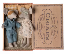 Maileg Mamma och Pappa Mus i Bäddad Cigarrlåda