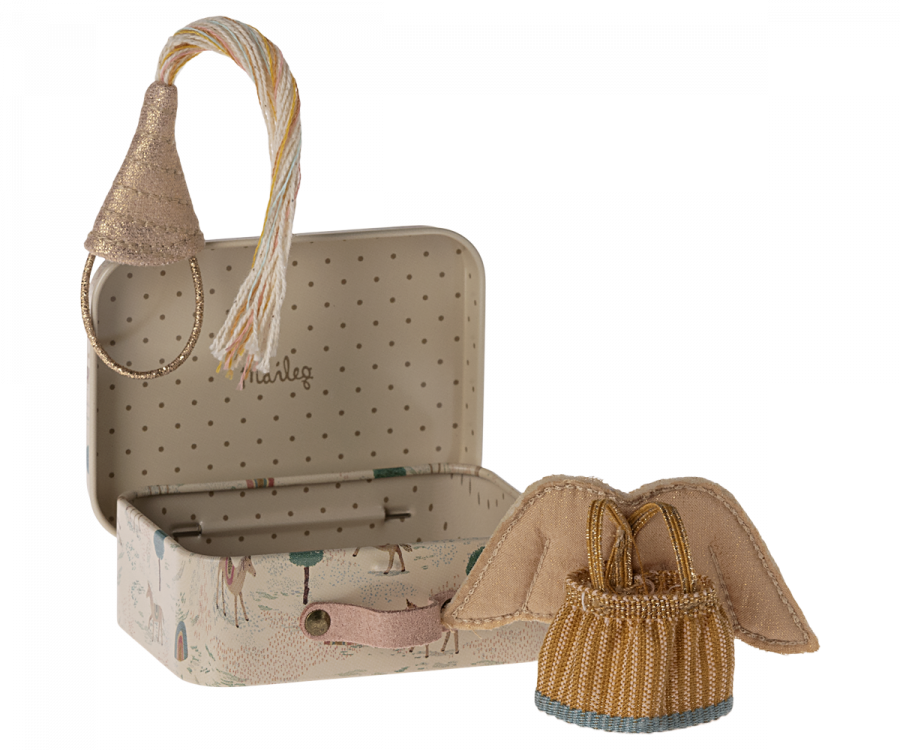 Maileg Kläder till Lillasyster Mus i Resväska - Fé Kläder med vingar och Hatt