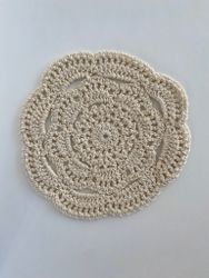 Virkad Matta Dekoration till Dockskåpet Rund Vit Beige