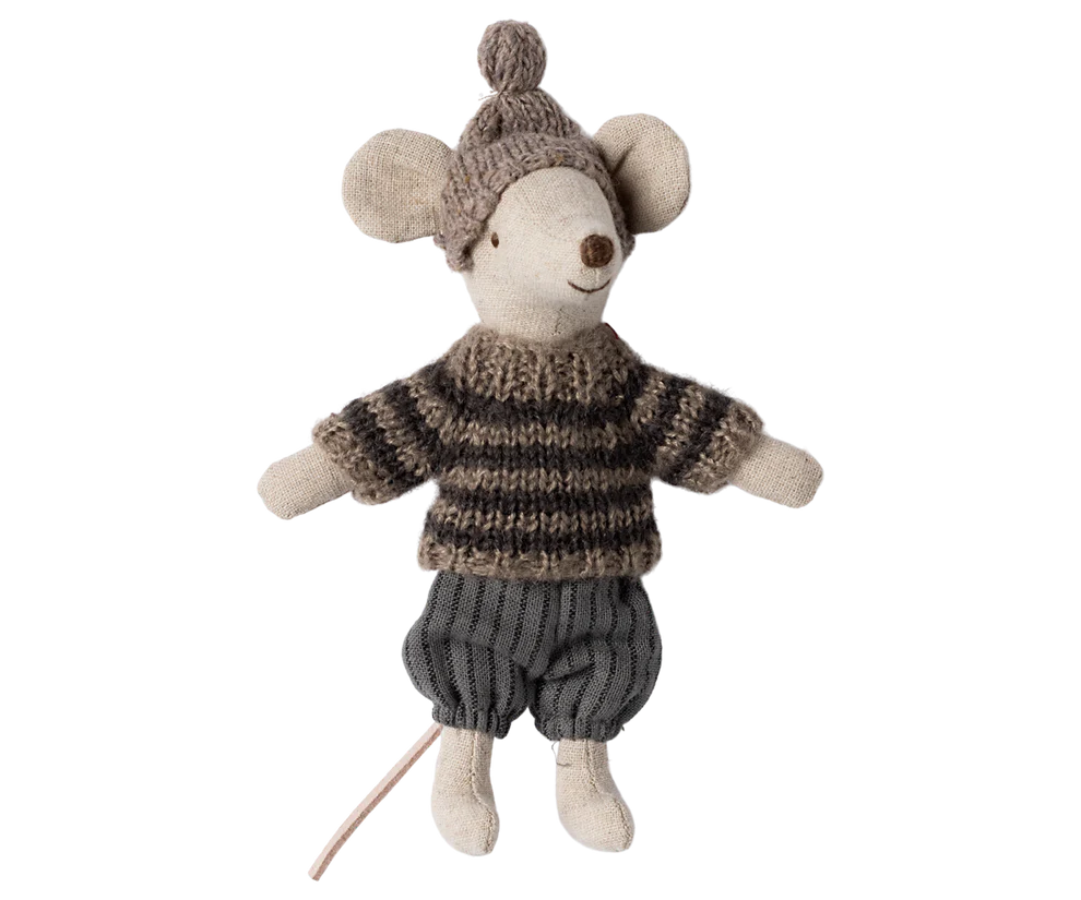 Maileg Vintermus Storebror Mus Med Skidor och Grå Stickad Mössa