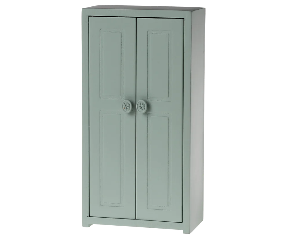 Maileg Liten Garderob med Tre Galgar - Soft Blue Blå