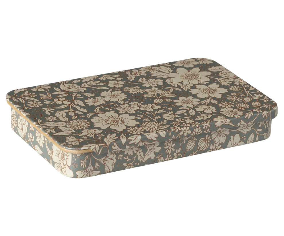 Maileg Ask i Metall Etui med Skjutlock Blommig Blå - Plåtask med Lock Blossom Blue