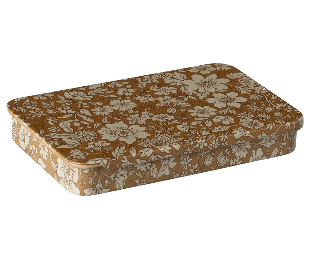 Maileg Ask i Metall Etui med Skjutlock Blommig Gul - Plåtask med Lock Blossom Ocher