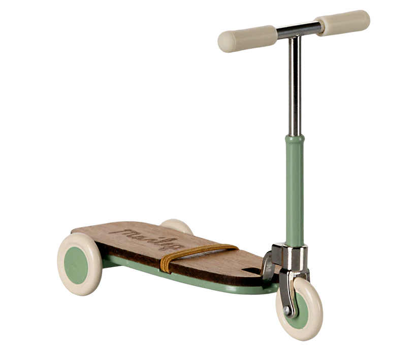 Maileg Kick Board Mouse - Sparkcykel till Mus Mint Grön med Magneter i Handtaget