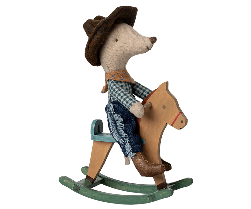 Maileg Cowboy Lillebror Mus på Gunghäst med Magneter i Händerna