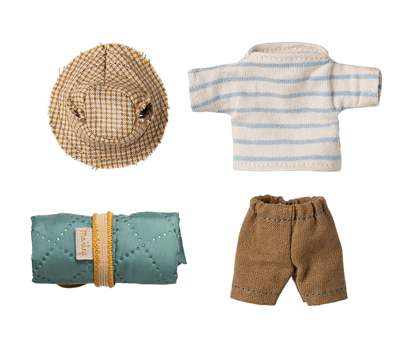 Maileg Storebror Mus Camping Vandringsmus med Blå Randig tröja Sovsäck och Magneter i Händerna