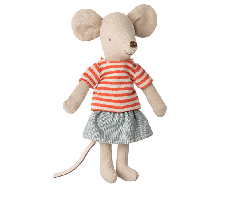 Maileg Storasyster Mus med Röd Randig Tröja och Magneter i Händerna - Mimie