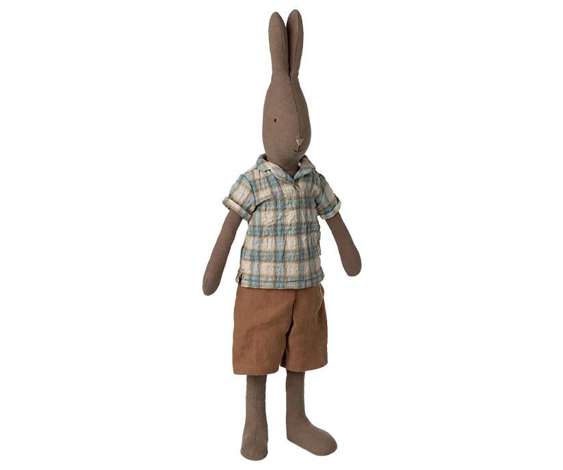 Maileg Brun Kanin Storlek 3 - Rabbit med Blå Rutig Skjorta och Bruna Shorts