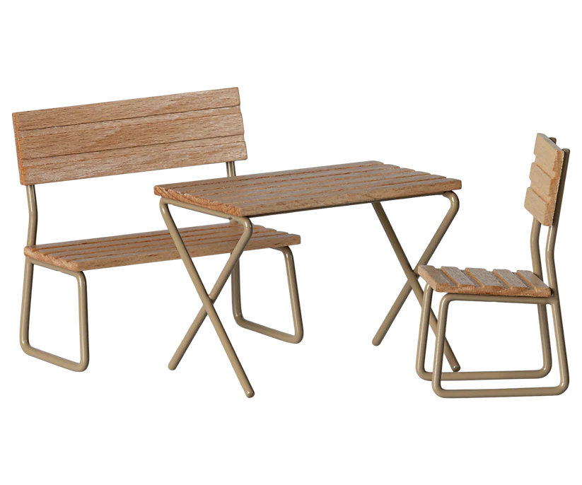 Maileg Utemöbler Trädgårdsmöbler i Trä Set till Möss - Bord Bänk och Stol Uteplats