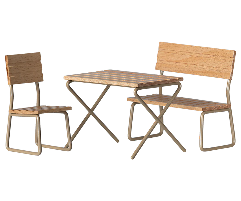 Maileg Utemöbler Trädgårdsmöbler i Trä Set till Möss - Bord Bänk och Stol Uteplats