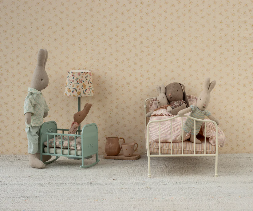 Maileg Vagga i Metall Blue Mint - Cradle My Blå med Blommig Bäddning