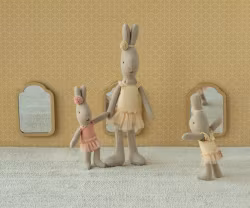 Maileg Kanin Ballerina Micro Rosa - Rabbit Rose med Ballerinakjol och Hårband