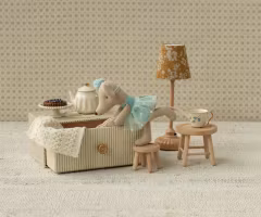 Maileg Blå Ballerina Lillasyster Mus med Hårband i Mjukt Bäddad Byrålåda / Ask med Guldknopp Mint