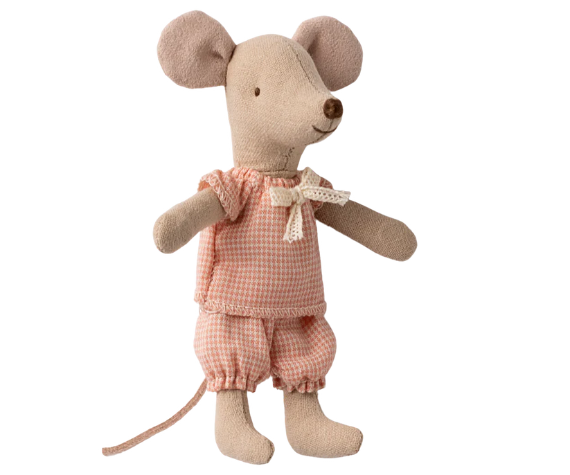 Maileg Lillasyster Mus i Ask med Magneter i Händerna - Rutig Rosa Pyjamas - Maileg A/W -25