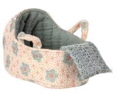 Maileg Blommig Carrycot till Baby Möss Blå - Maileg A/W -25